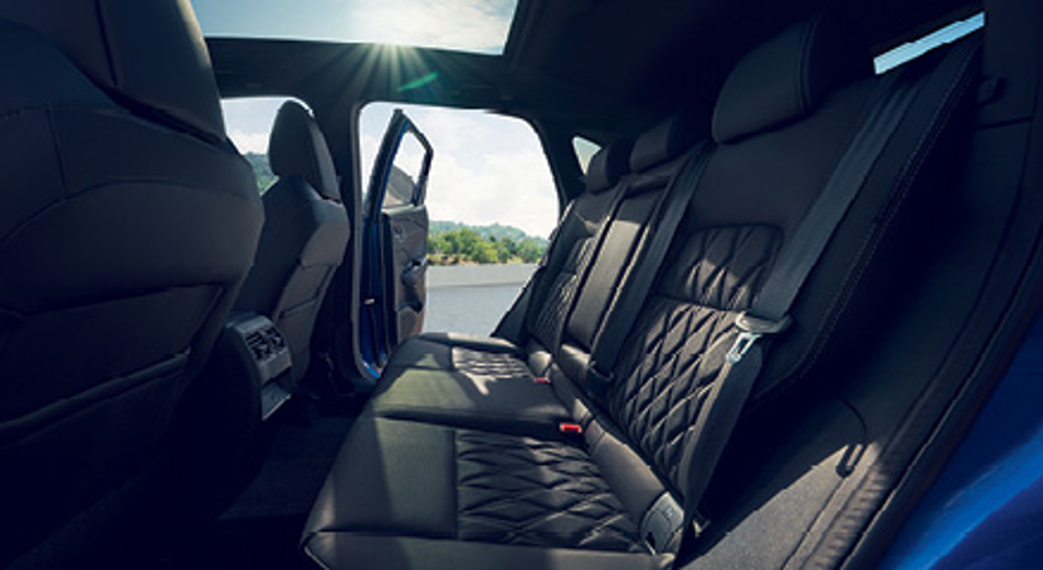 Qashqai Spacious interior back seats