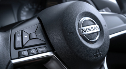 Nissan Navara SE Steering wheel showing controls